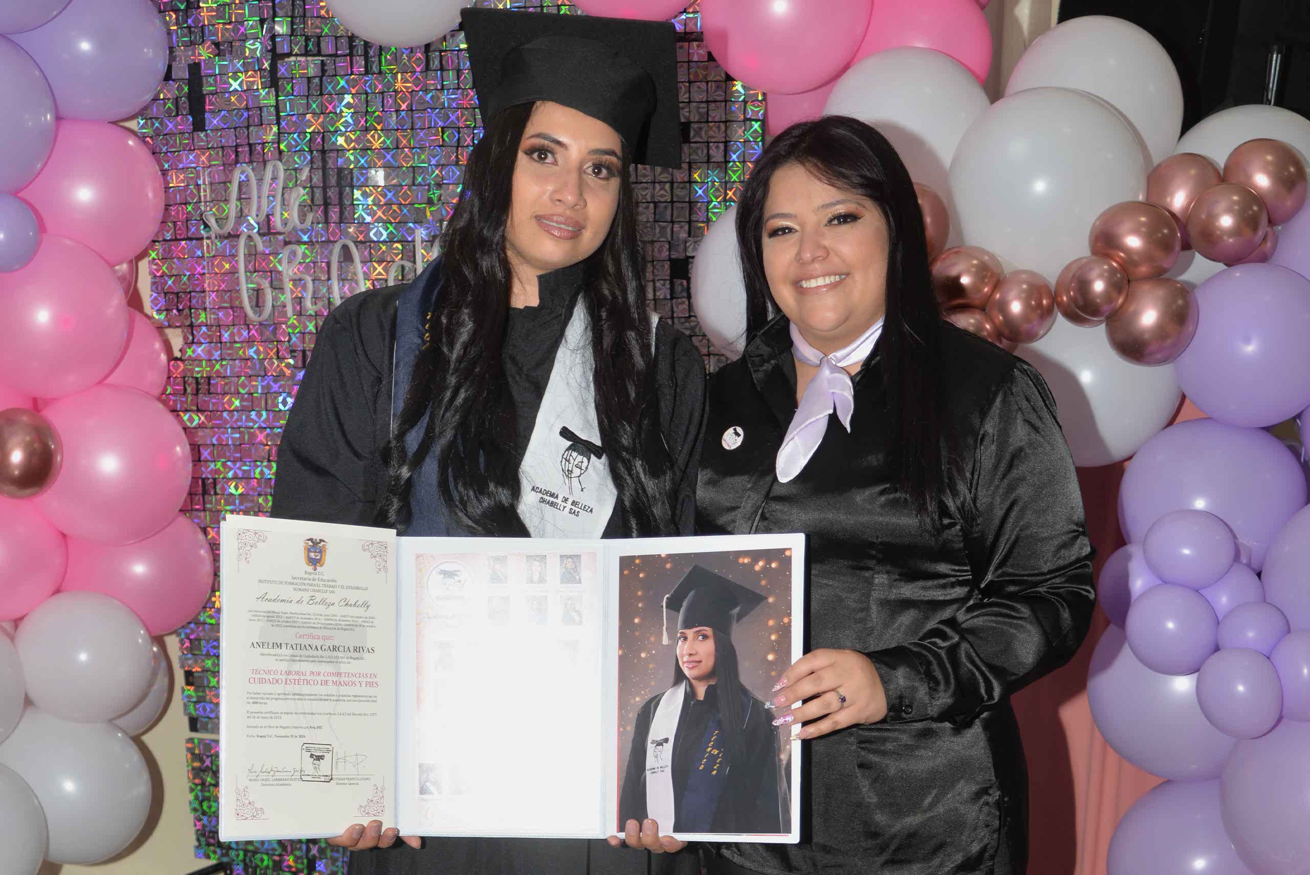 academia-chabelly-prom-2024-manos-anelym
