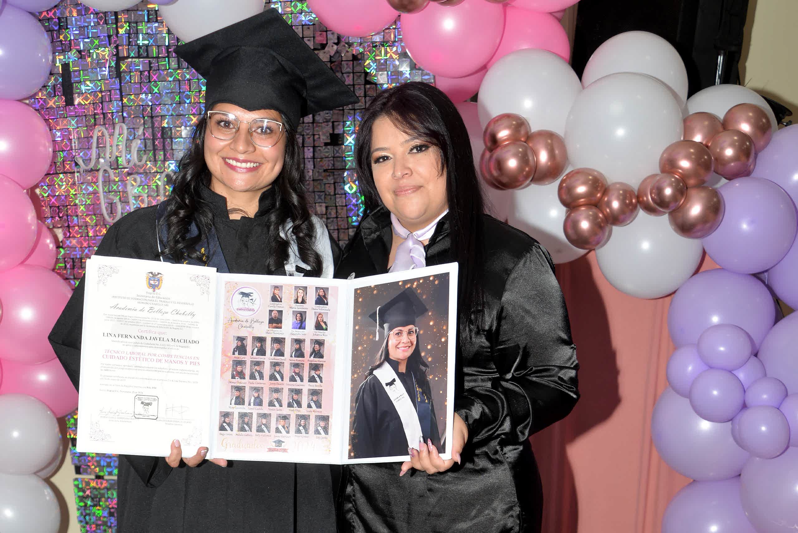 academia-chabelly-prom-2024-manos-lina